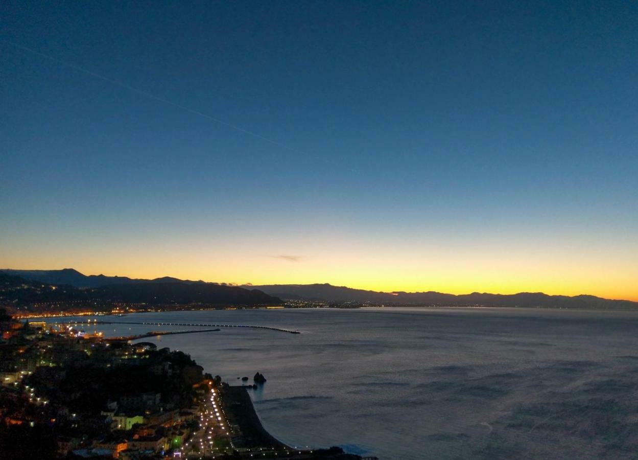 Aretusa Resort Amalfi Coast Vietri Bagian luar foto